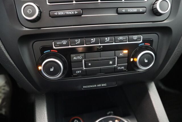 VOLKSWAGEN Jetta 2011 Comfortline 1,2 TSI 77 kW (105 hv) BlueMotion Technology