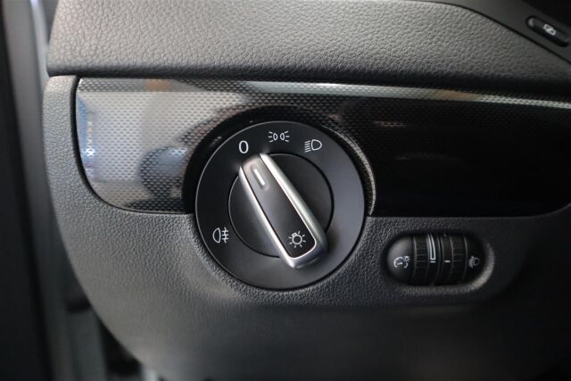 VOLKSWAGEN Jetta 2011 Comfortline 1,2 TSI 77 kW (105 hv) BlueMotion Technology