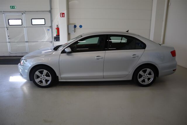 VOLKSWAGEN Jetta 2011 Comfortline 1,2 TSI 77 kW (105 hv) BlueMotion Technology