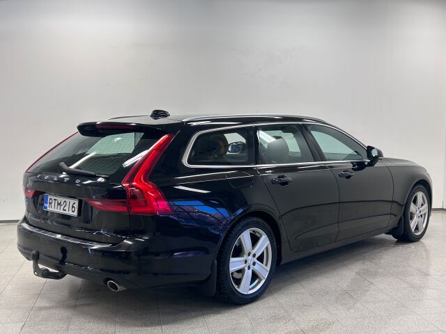 VOLVO V90 2017 D3 Momentum aut . Hyvin huollettu ja erittäin siisti Volvo!