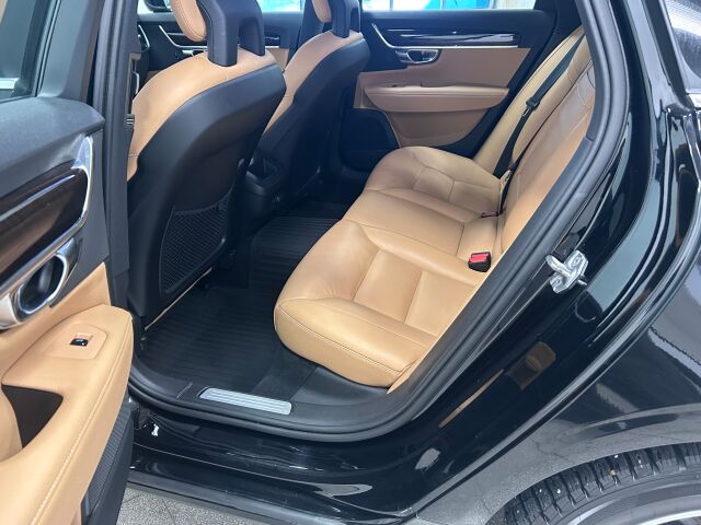 VOLVO V90 2017 D3 Momentum aut . Hyvin huollettu ja erittäin siisti Volvo!