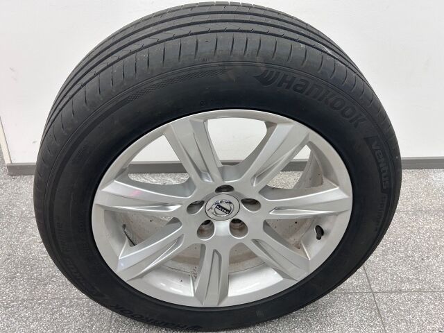 VOLVO V90 2017 D3 Momentum aut . Hyvin huollettu ja erittäin siisti Volvo!