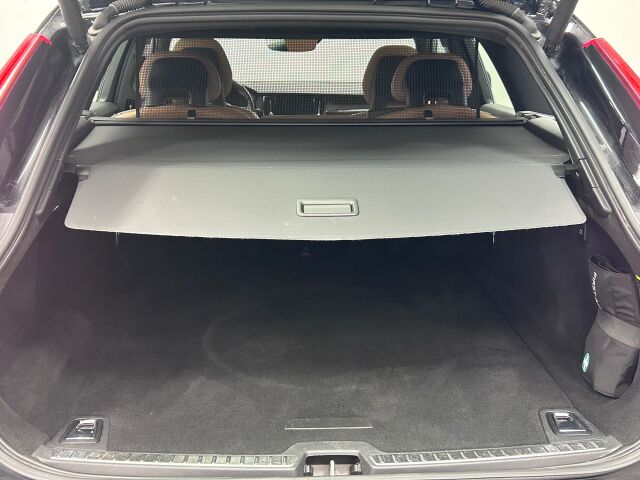 VOLVO V90 2017 D3 Momentum aut . Hyvin huollettu ja erittäin siisti Volvo!