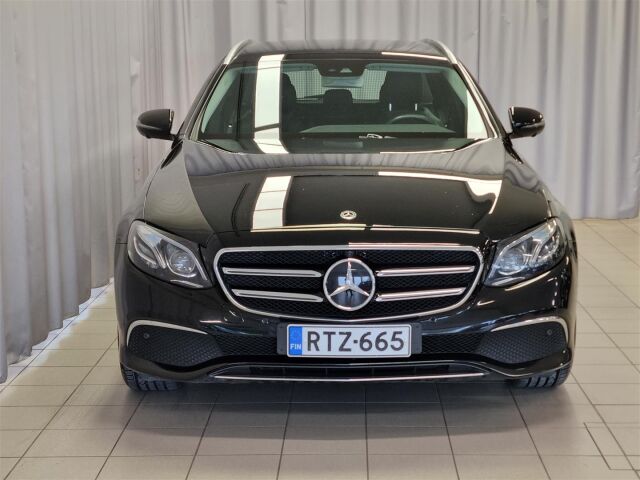MERCEDES-BENZ E 2019 220 d 4Matic T A Edition One Business / Webasto / Navi / Koukku / 360-Kamera