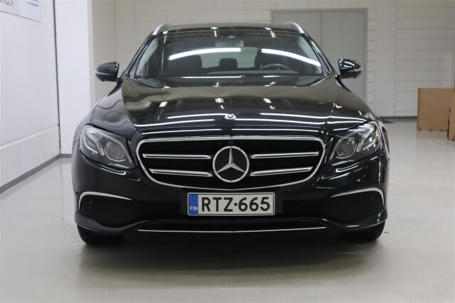 MERCEDES-BENZ E 2019 220 d 4Matic T A Edition One Business