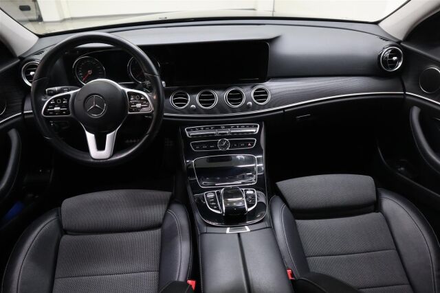 MERCEDES-BENZ E 2019 220 d 4Matic T A Edition One Business