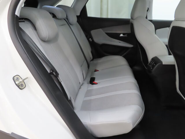 Peugeot 3008 2018 Allure PureTech 130 EAT8-automaatti