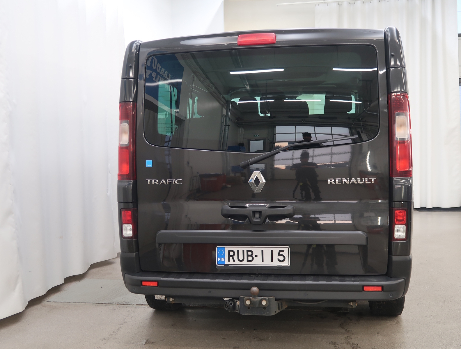 Renault Trafic Bussi 2019, bild 4/11
