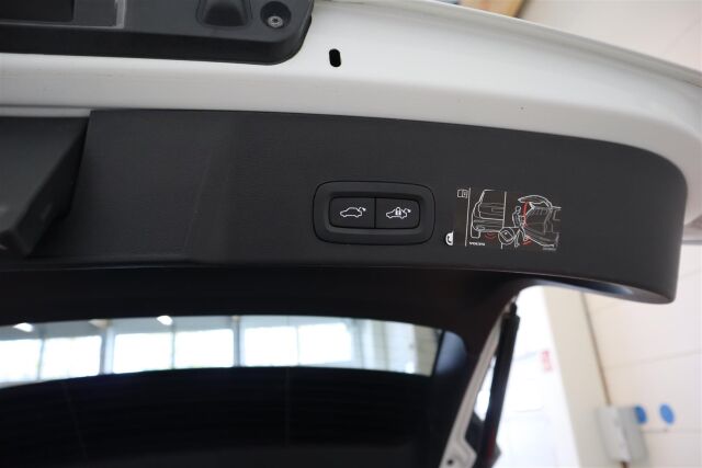 VOLVO XC40 2020 T5 TwE Business Inscription aut
