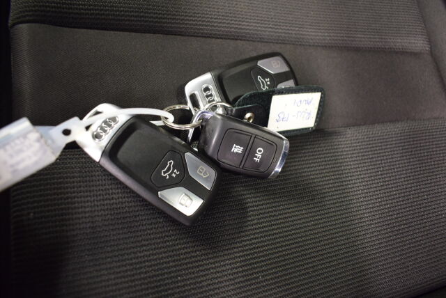 AUDI A4 2020 Sedan Business Advanced Comfort Edition 40 TDI 140 kW quattro S tronic* Jakohihna just vaihdettu*