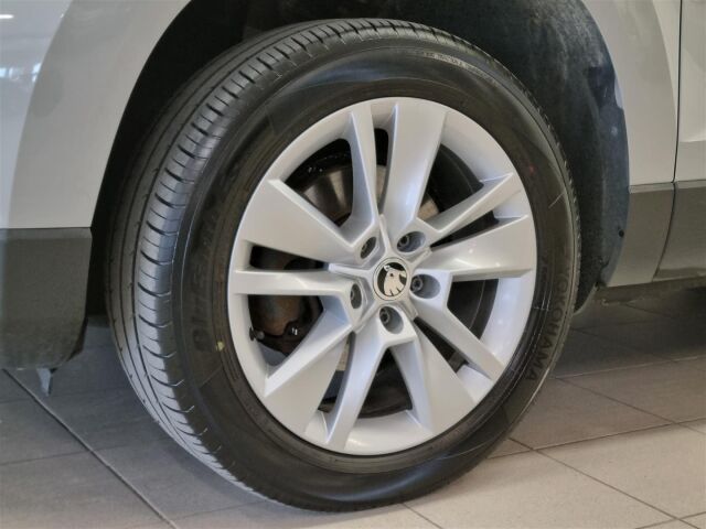 SKODA Karoq 2019 1,5 TSI Style DSG Autom. / Koukku / ACC / P-Kamera / Webasto / Navi /