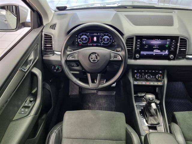 SKODA Karoq 2019 1,5 TSI Style DSG Autom. / Koukku / ACC / P-Kamera / Webasto / Navi /
