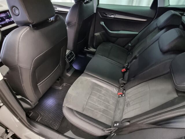 SKODA Karoq 2019 1,5 TSI Style DSG Autom. / Koukku / ACC / P-Kamera / Webasto / Navi /