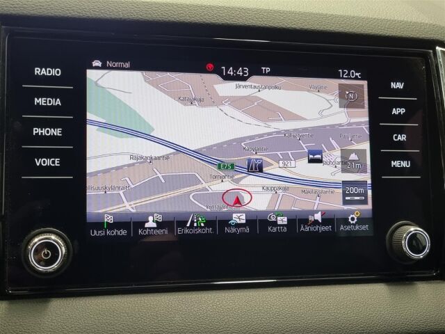 SKODA Karoq 2019 1,5 TSI Style DSG Autom. / Koukku / ACC / P-Kamera / Webasto / Navi /