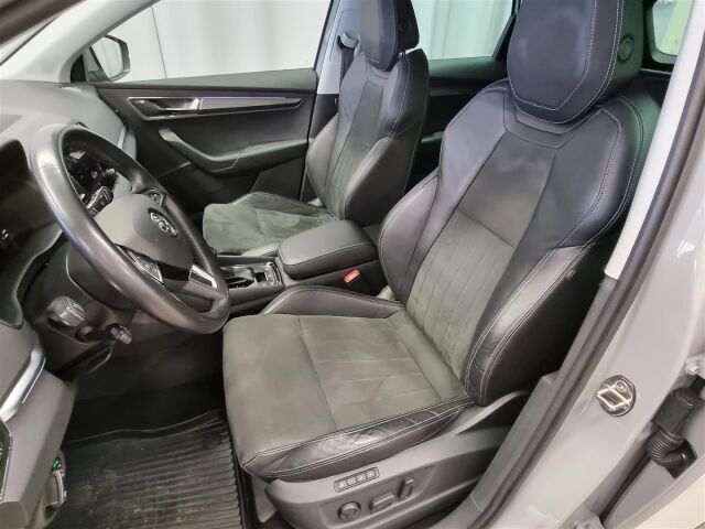 SKODA Karoq 2019 1,5 TSI Style DSG Autom. / Koukku / ACC / P-Kamera / Webasto / Navi /