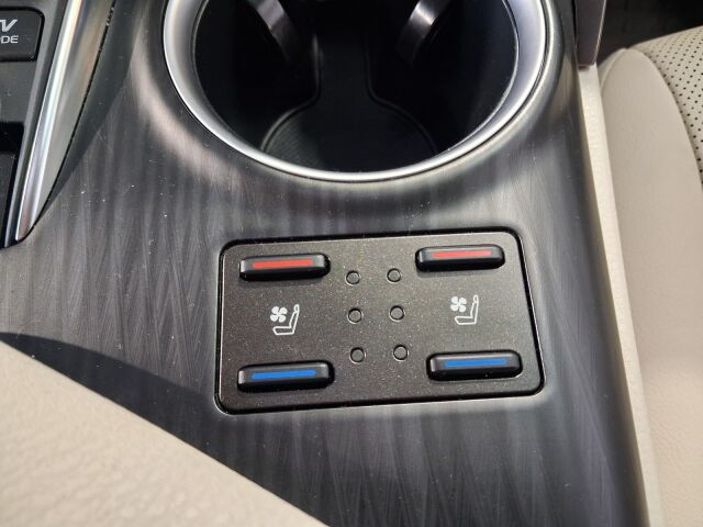 Toyota Camry 2021 2,5 Hybrid Premium, Myydään asiakkaan lukuun.
