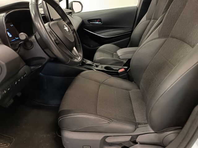 TOYOTA Corolla 2023 Touring Sports 1,8 Hybrid Prestige Edition** NYT OIS SUPERSUOSIKKI VÄHILLÄ KILOMETREILLÄ**