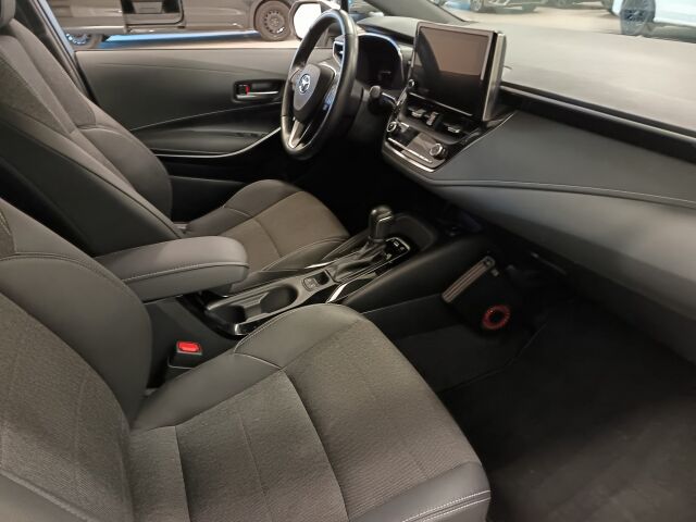 TOYOTA Corolla 2023 Touring Sports 1,8 Hybrid Prestige Edition** NYT OIS SUPERSUOSIKKI VÄHILLÄ KILOMETREILLÄ**