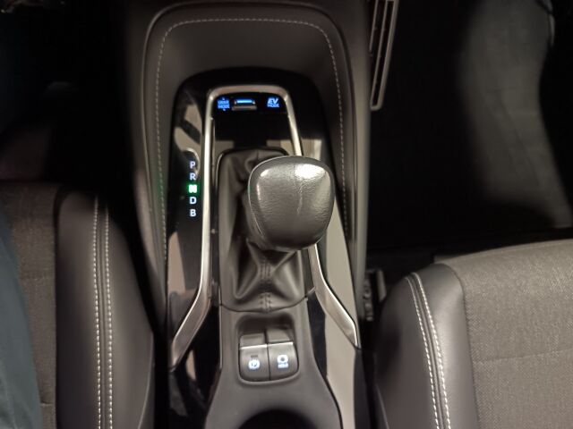 TOYOTA Corolla 2023 Touring Sports 1,8 Hybrid Prestige Edition** NYT OIS SUPERSUOSIKKI VÄHILLÄ KILOMETREILLÄ**