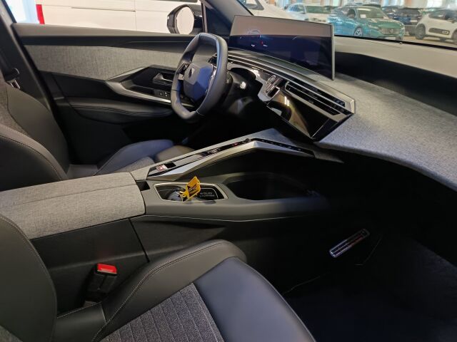 Peugeot 3008 2025 Allure Launch Edition Plug-in Hybrid 195 Automaatti