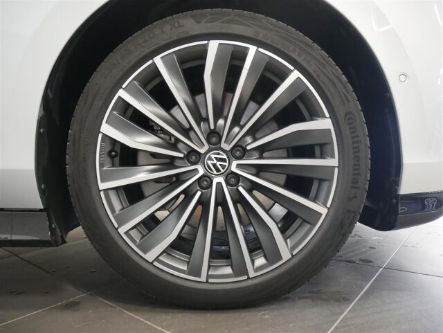 Volkswagen ID.7 2025 Pro Limited 210 kW Akku 77 kWh*sis. 2x 20'' renkaat aluvantein* MY24