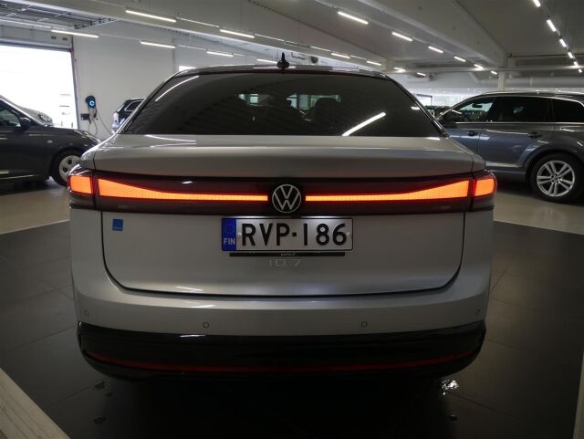Volkswagen ID.7 2025 Pro Limited 210 kW Akku 77 kWh*sis. 2x 20'' renkaat aluvantein* MY24