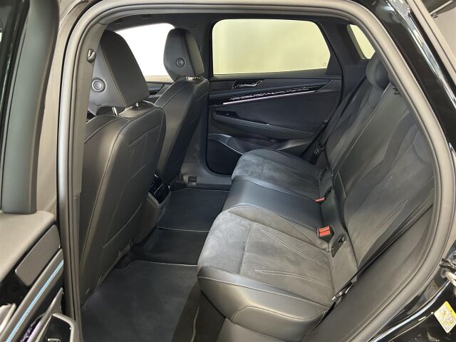 Volkswagen ID.7 2023 ID.7 Pro Elegance. akku 77 kWh 210 kW / 286 hv