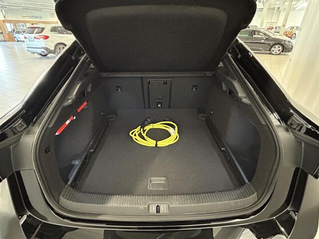 Volkswagen ID.7 2023 ID.7 Pro Elegance. akku 77 kWh 210 kW / 286 hv**OIKIASTI MAKIA SÄHKÄRI SOPIVATI KÄYTETTYNÄ**