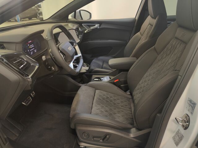 Audi Q4 e-tron 2024 Sportback 55 e-tron Land of quattro S line