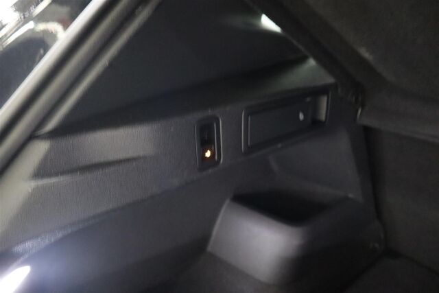 VOLKSWAGEN Tiguan 2024 R-Line 2,0 TDI SCR 147 kW 4MOTION DSG-automaatti