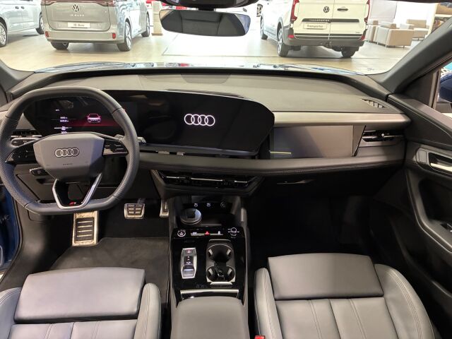 AUDI Q6 e-tron 2024 quattro