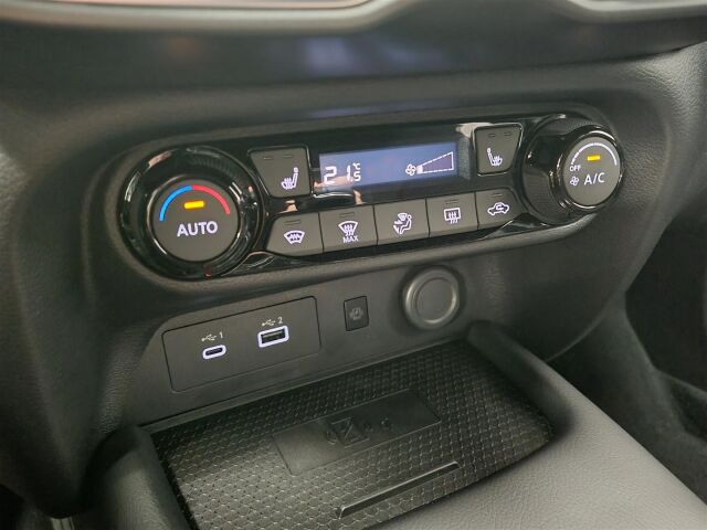 Nissan Juke 2025 DIG-T 114HP 6MT N-Connecta + Navi MY24 SL