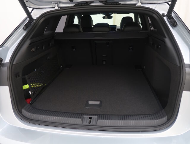 Volkswagen ID.7 2025 Tourer GTX 4MOTION 75-v Juhlamalli 250 kW, akku 86 kWh