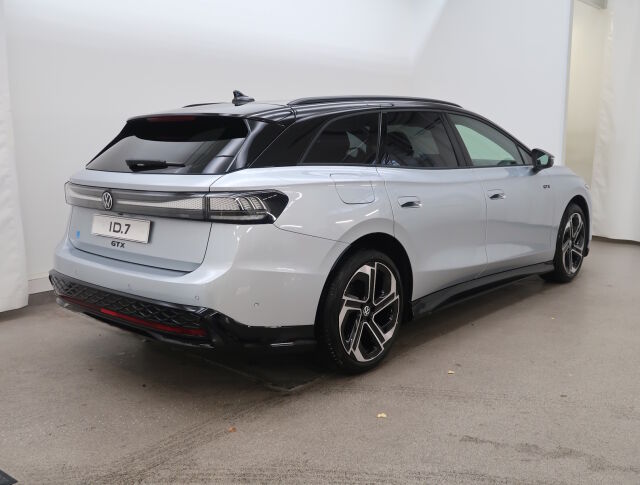 Volkswagen ID.7 2025 Tourer GTX 4MOTION 75-v Juhlamalli 250 kW, akku 86 kWh