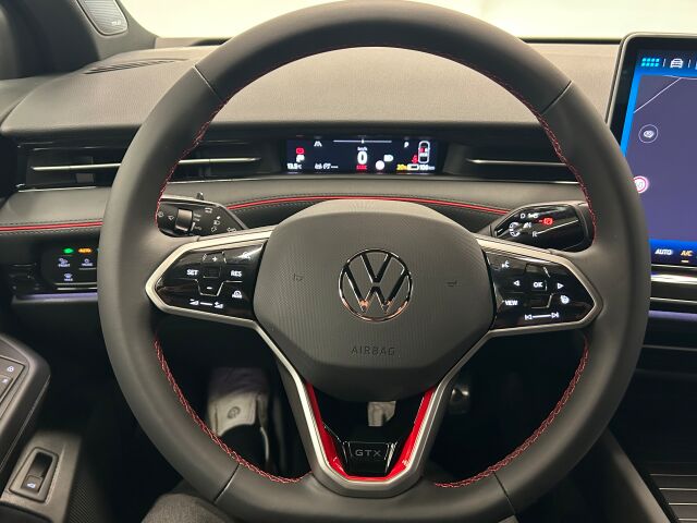 Volkswagen ID.7 2025 Tourer GTX 4MOTION 75-v Juhlamalli 250 kW, akku 86 kWh