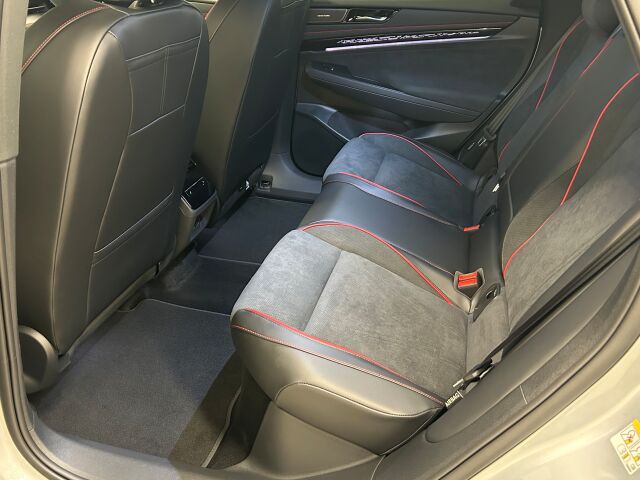 Volkswagen ID.7 2025 Tourer GTX 4MOTION 75-v Juhlamalli 250 kW, akku 86 kWh