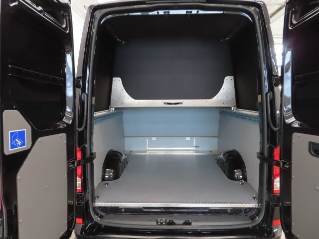 VOLKSWAGEN CRAFTER 2026 177HV AUTOM 4MOTION *LIUKUVA PITKÄ SÄNKY* 2+3 KEVYT K-A SIS ALV! *4000KG ALUSTA