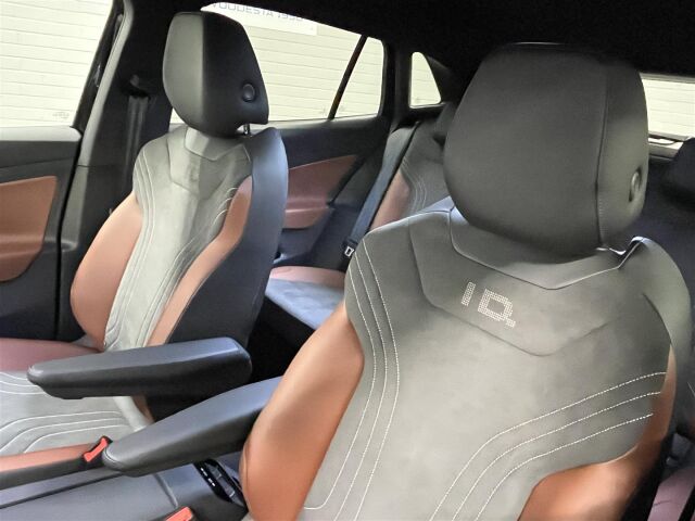 Volkswagen ID.4 2026 Pro 4MOTION Elegance 210 kW, akku 77kWh*Heti tomitukseen!*