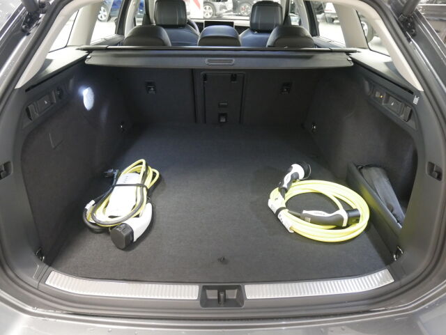 Volkswagen Passat 2026 Variant Elegance 75-v Juhlamalli eHybrid 150 kW DSG-automaatti