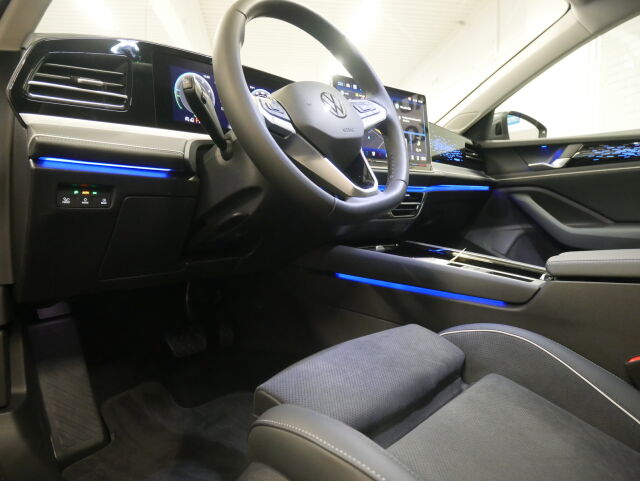 Volkswagen Passat 2026 Variant Elegance 75-v Juhlamalli eHybrid 150 kW DSG-automaatti