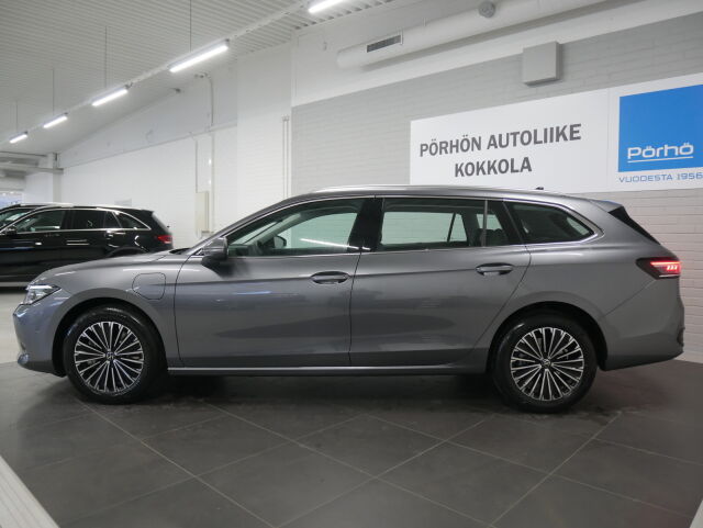 Volkswagen Passat 2026 Variant Elegance 75-v Juhlamalli eHybrid 150 kW DSG-automaatti