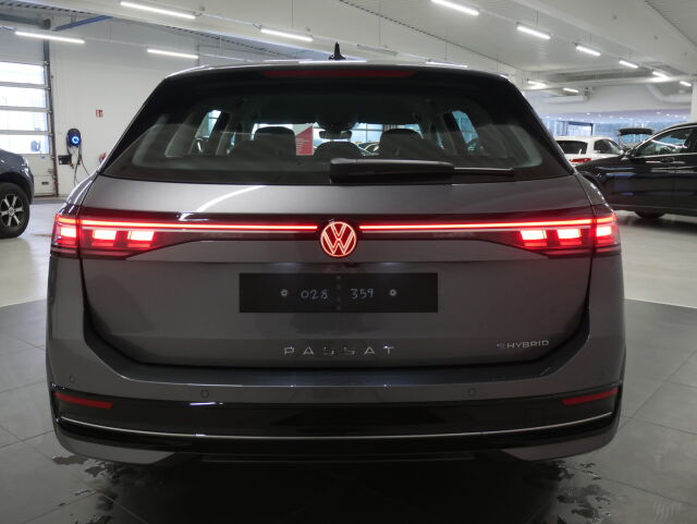 Volkswagen Passat 2026 Variant Elegance 75-v Juhlamalli eHybrid 150 kW DSG-automaatti