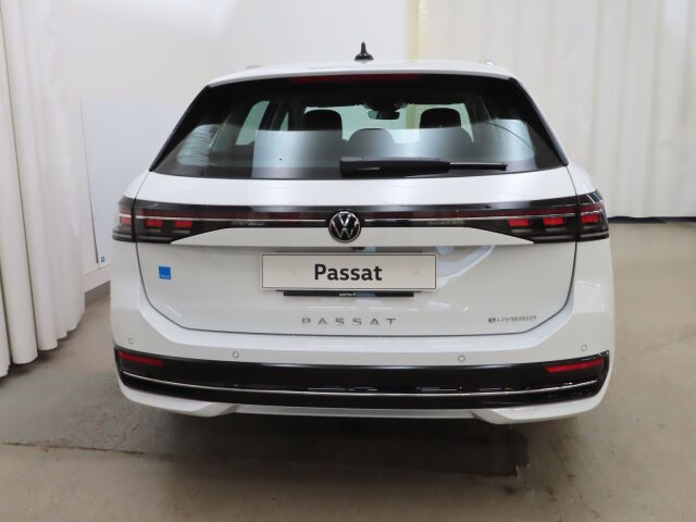 Volkswagen Passat 2026 Variant Elegance 75-v Juhlamalli eHybrid 150 kW DSG-automaatti