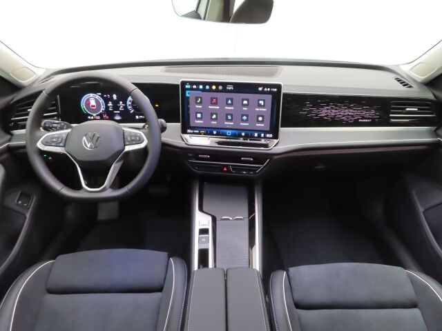 Volkswagen Passat 2026 Variant Elegance 75-v Juhlamalli eHybrid 150 kW DSG-automaatti