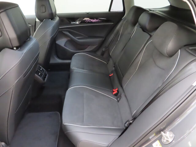 Volkswagen Passat 2026 Variant Elegance 75-v Juhlamalli eHybrid 150 kW DSG-automaatti