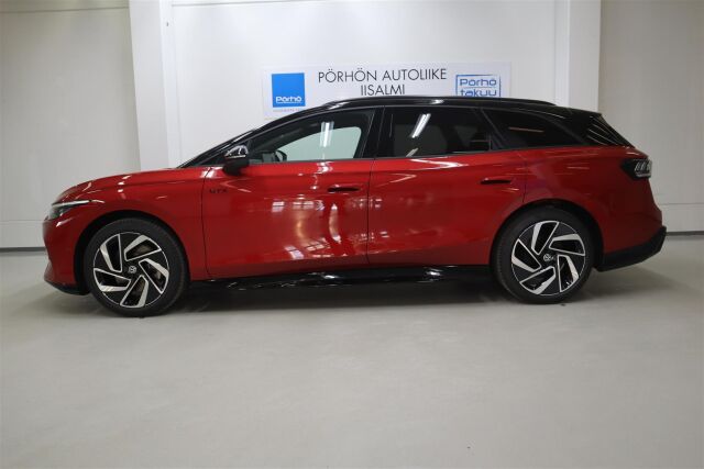 Volkswagen ID.7 2026 ID.7 Tourer GTX 4MOTION Premium Limited 250 kW, akku 86 kWh ** Talvirenkaat 760€ **