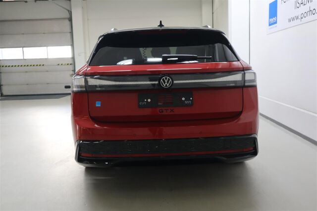 Volkswagen ID.7 2026 ID.7 Tourer GTX 4MOTION Premium Limited 250 kW, akku 86 kWh ** Talvirenkaat 760€ **