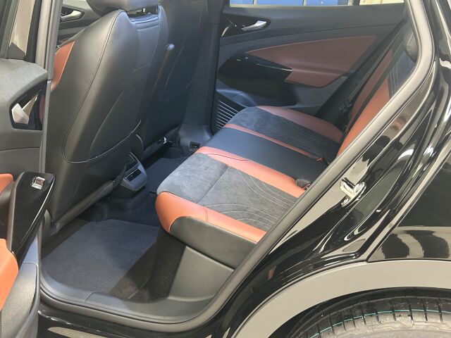 Volkswagen ID.4 2026 Pro 4MOTION Elegance 210 kW, akku 77kWh. kahdet renkaat ja koukku. Kysy tarjous: Janne 050 3622763