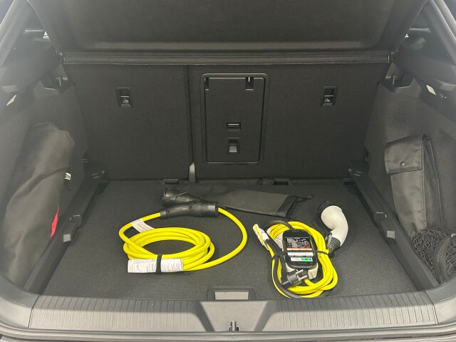 Volkswagen ID.4 2026 Pro 4MOTION Elegance 210 kW, akku 77kWh. kahdet renkaat ja koukku. Kysy tarjous: Janne 050 3622763