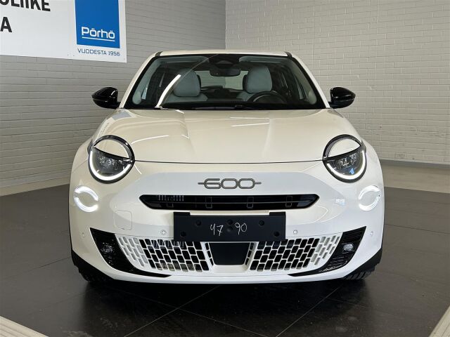 Fiat 600 2026 Hybrid 145 Automaatti Icon